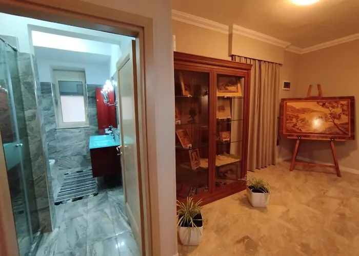 Art Gallery 1 Тирана