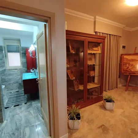 Art Gallery 1 تيرانا