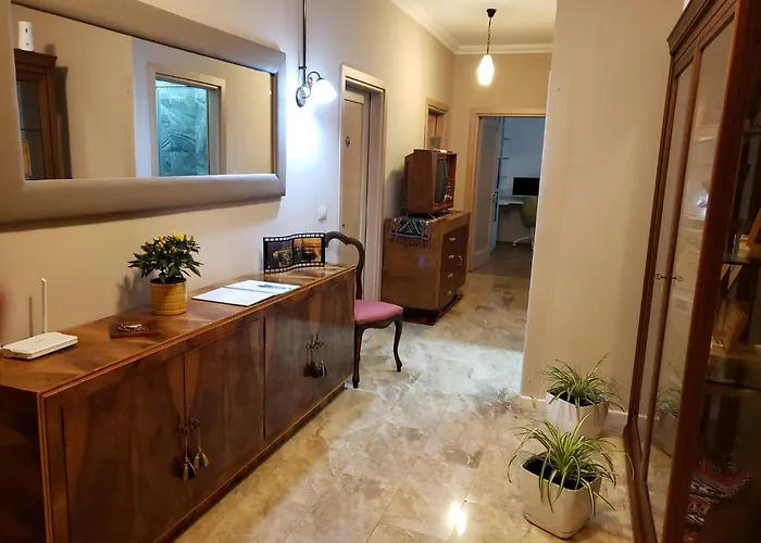 Art Gallery 1 تيرانا